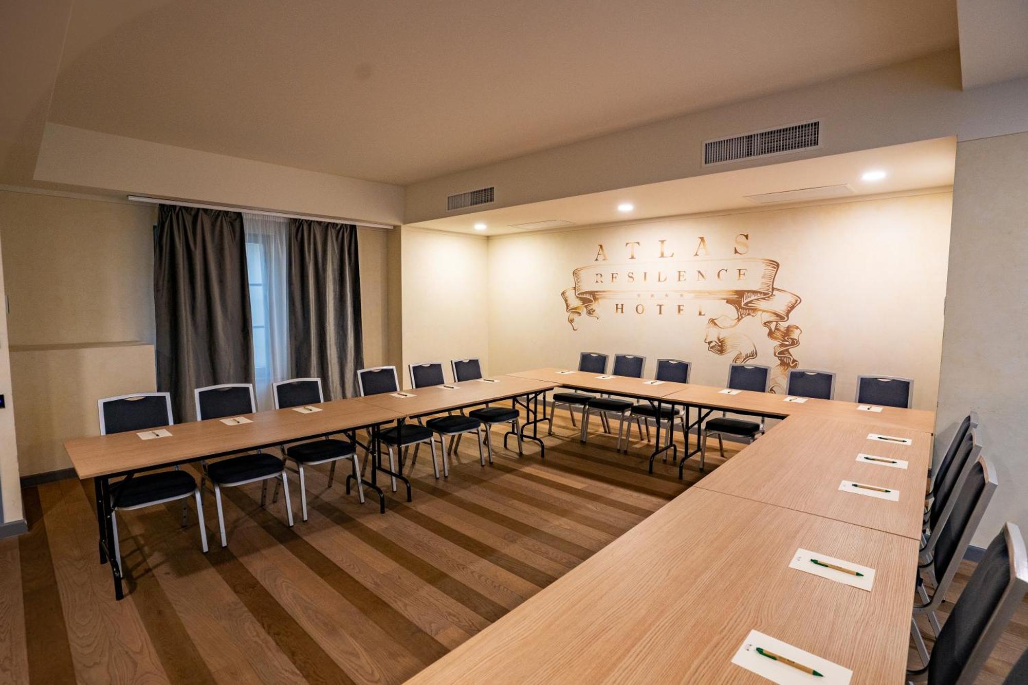 Atlas Hotel Timisoara Bagian luar foto
